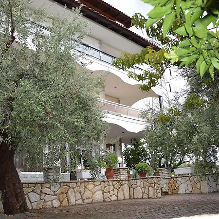 Ξενοδοχείο με διαμερίσματα Elpida